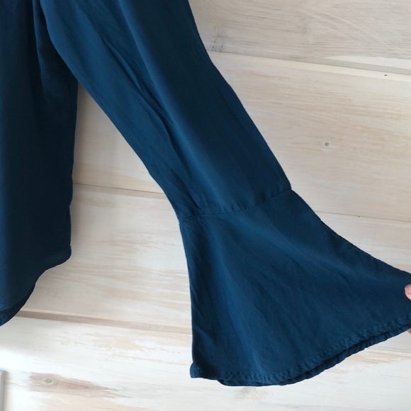No Boundaries Boho Bell sleeves‎ Top - Picture 2 of 6